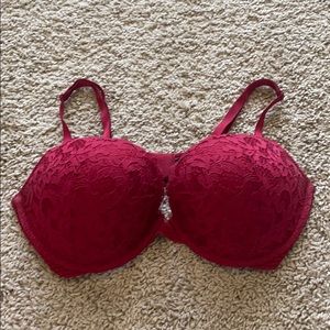 Red lacy push up bra
